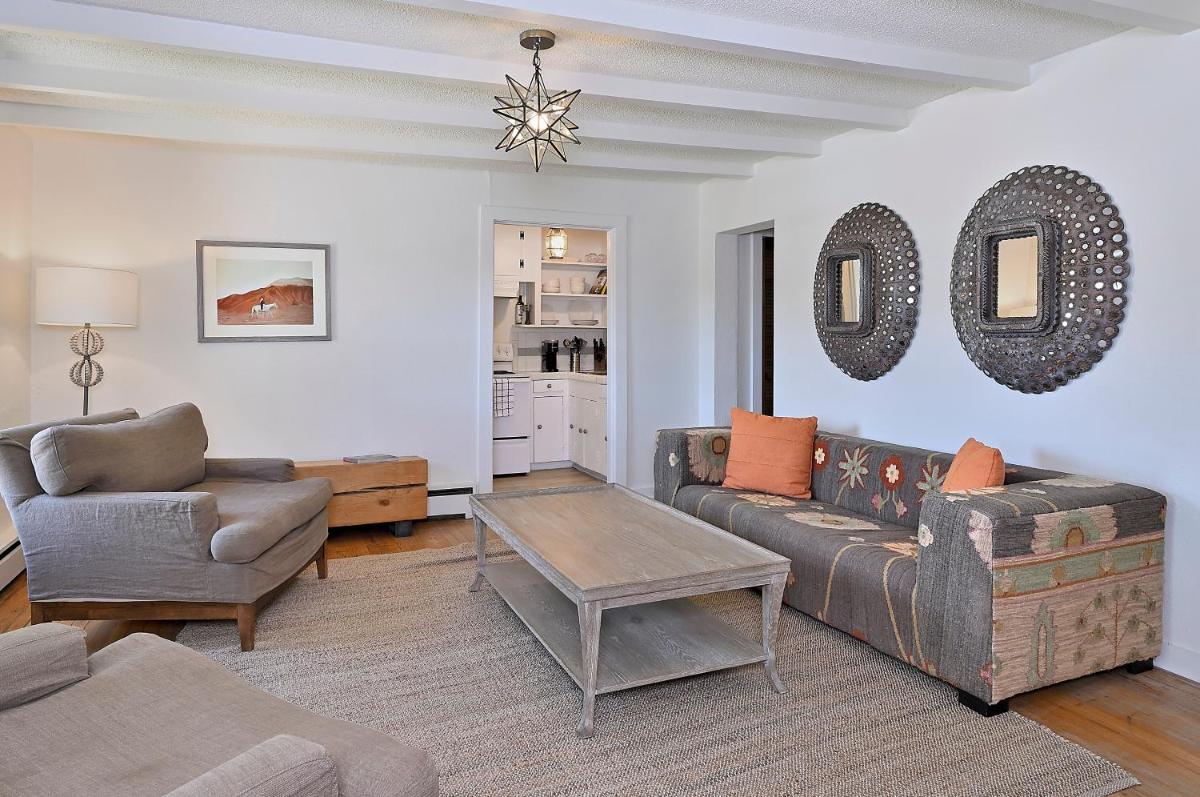 Tesuque Outpost Casita F Best views in Santa Fe - Housity