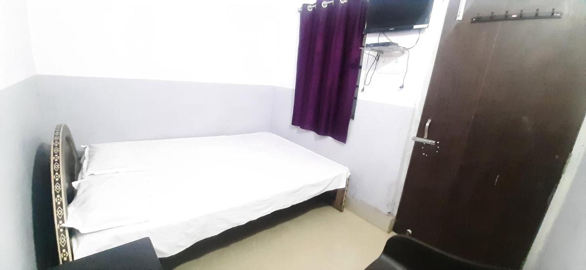 SPOT ON Gajadhar Rest House - Housity