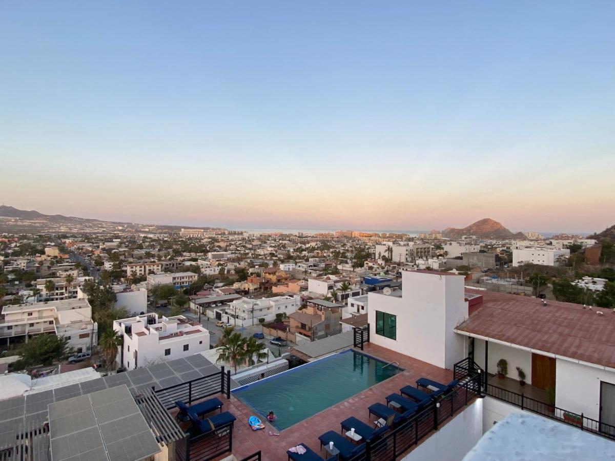 SilverWhite Condo - Housity