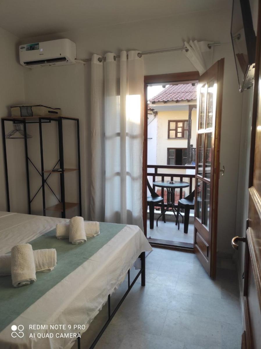Iris House - Housity