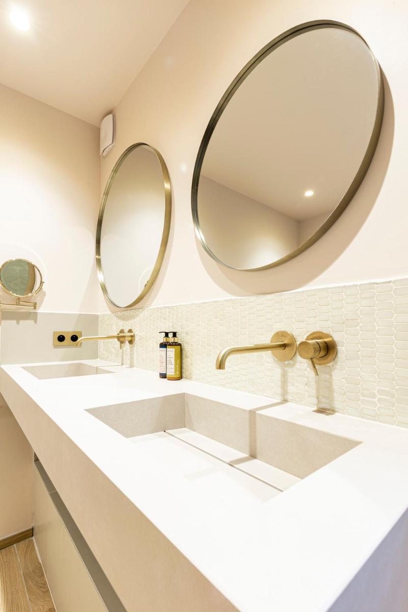 Salle de bains dans l'établissement Hotel Riva Beach