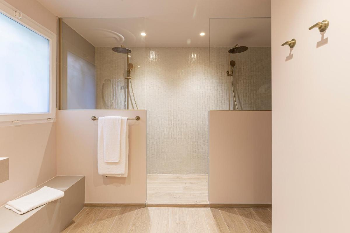 Salle de bains dans l'établissement Hotel Riva Beach