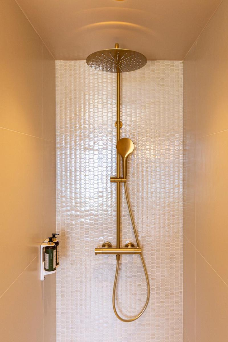 Salle de bains dans l'établissement Hotel Riva Beach