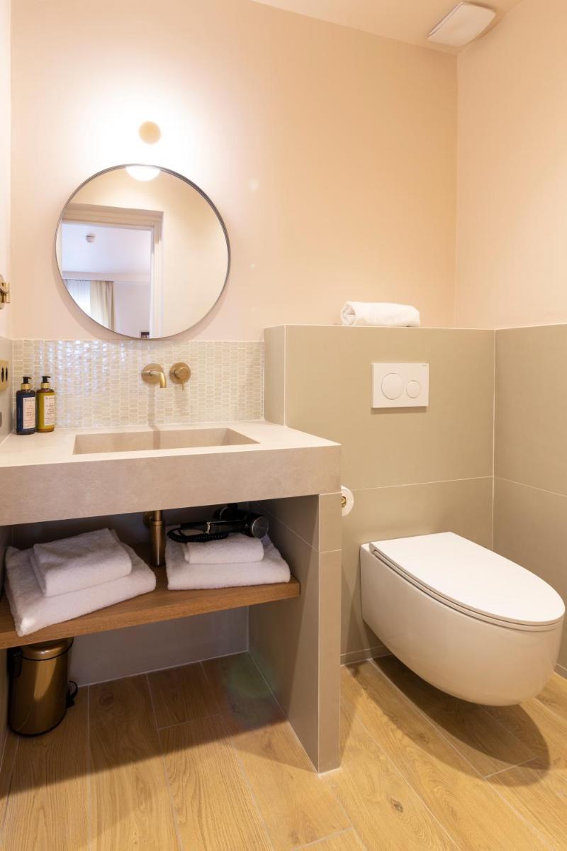 Salle de bains dans l'établissement Hotel Riva Beach