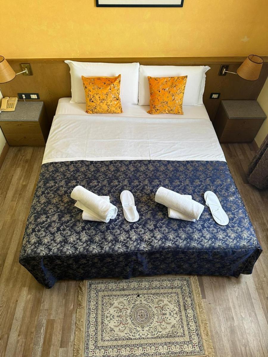 Hotel Raffaello Venice - Housity