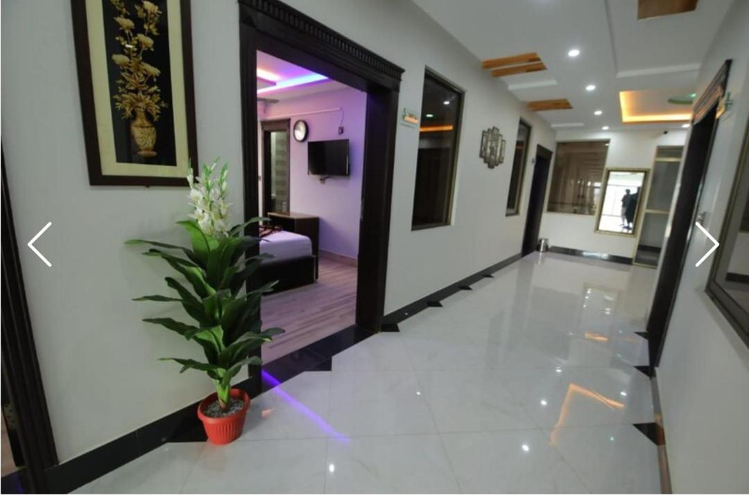 Khan Continental Hotel - Housity