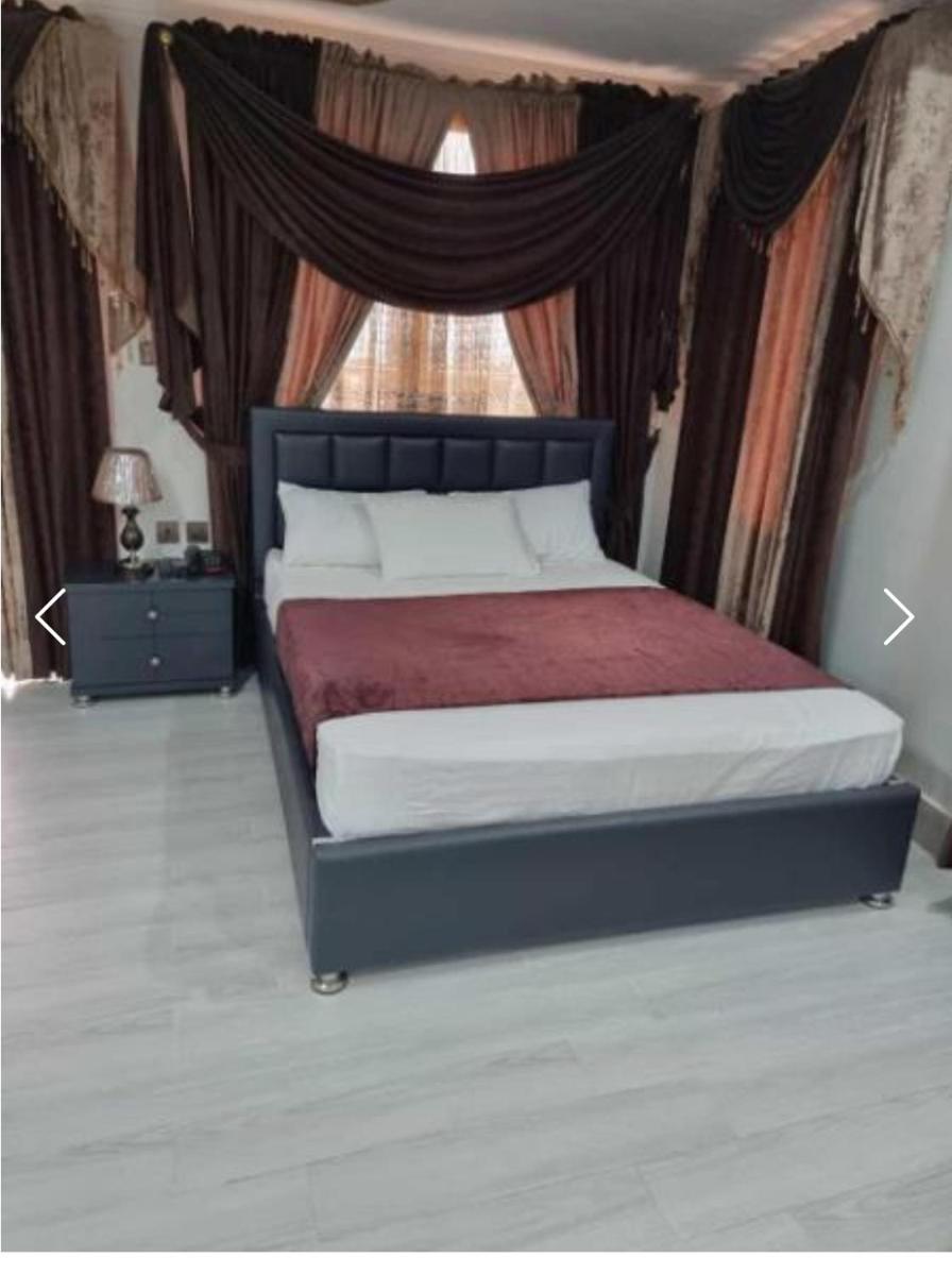 Khan Continental Hotel - Housity