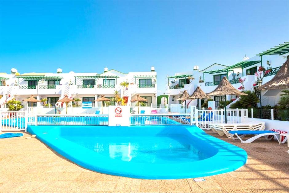 Casa M's One bedroom apartment with communal pool in Matagorda - Housity