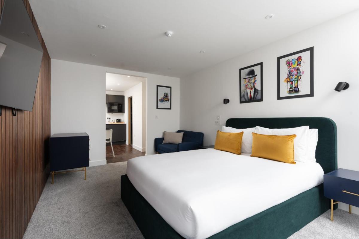 Room 3 Hotel style Double bedroom in Marazion - Housity