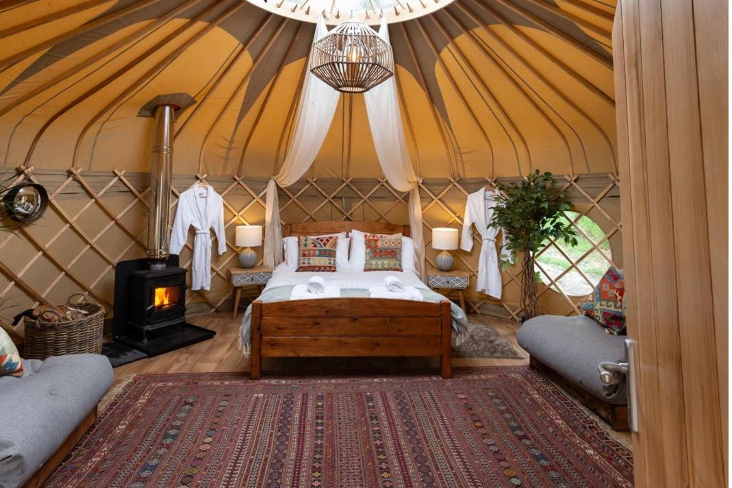 Yurtshire Eavestone Lake - Birch Yurt - Housity