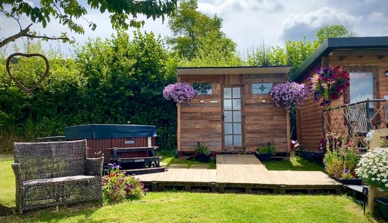 Cherry Tree Glamping Lodge - Housity