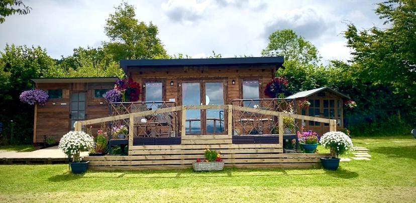 Cherry Tree Glamping Lodge - Housity