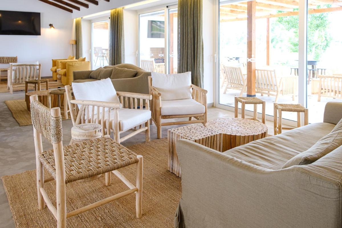 Uma área de estar em Sorraia Hotel Rural