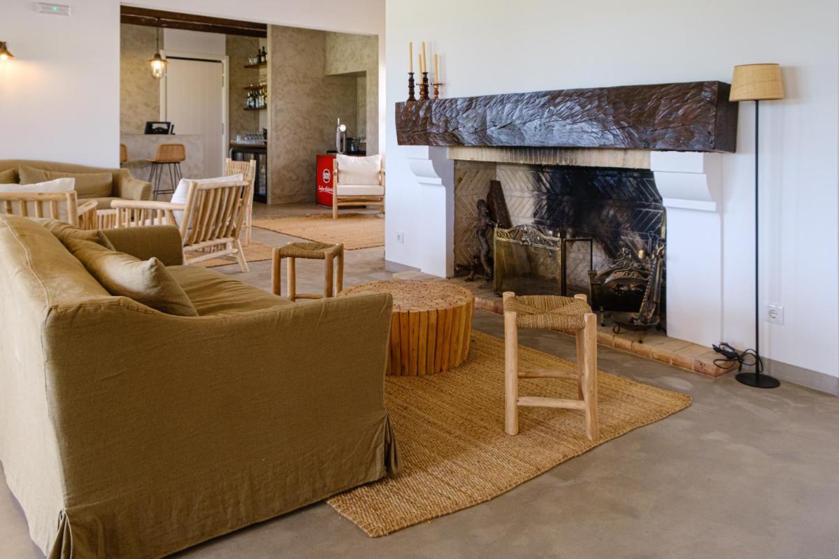 Uma área de estar em Sorraia Hotel Rural