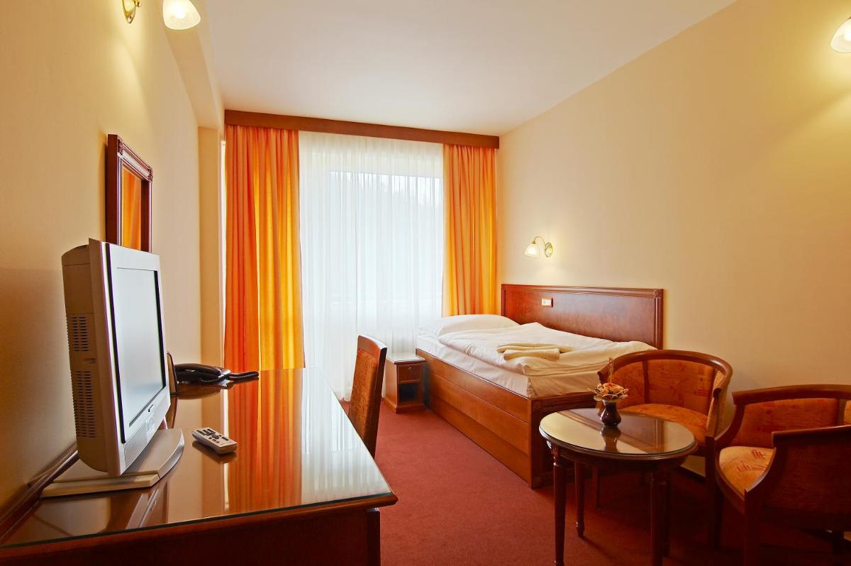 Kúpele Brusno - LD Poľana - Housity