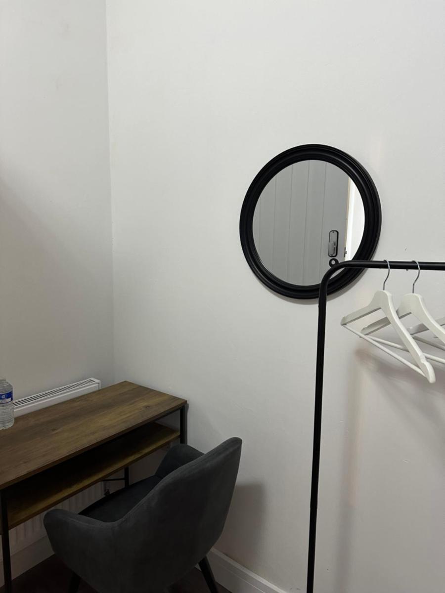 Stay in Ashford, Heathrow - Housity