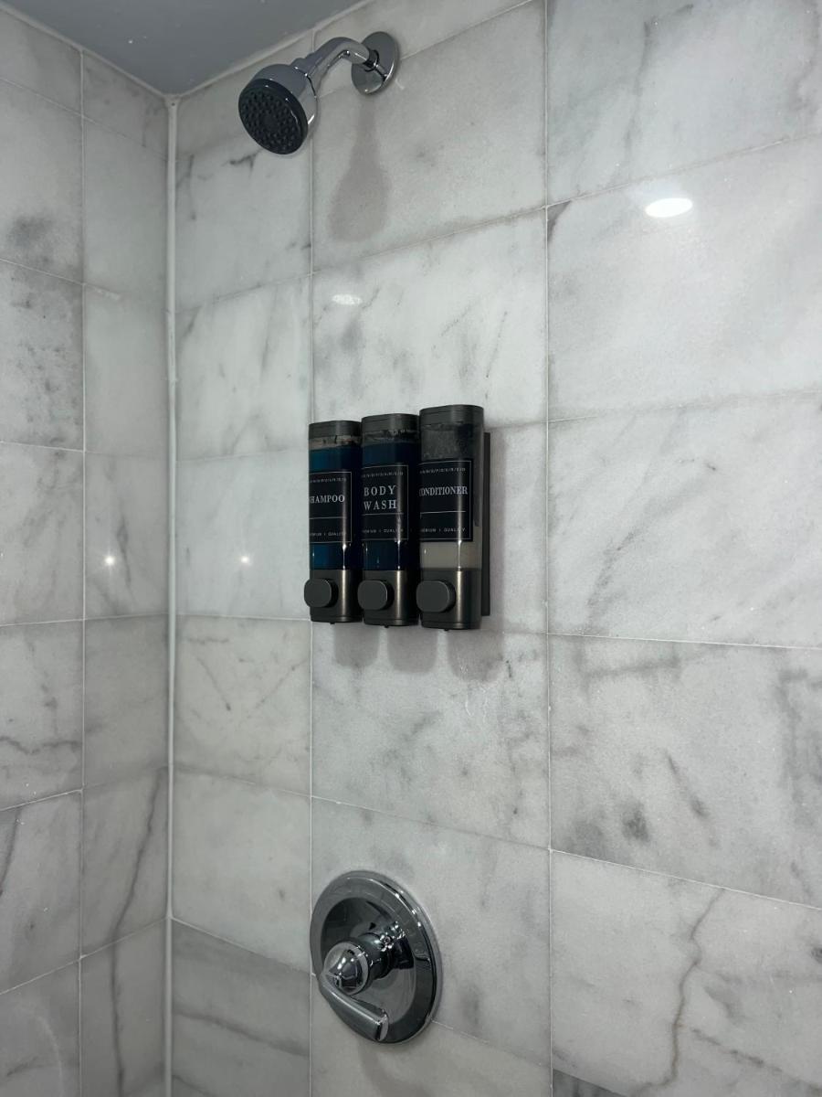 Lovely & Modern Room in Miami - Housity