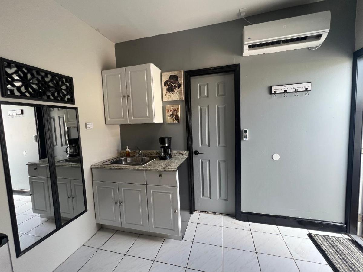 Lovely & Modern Room in Miami - Housity