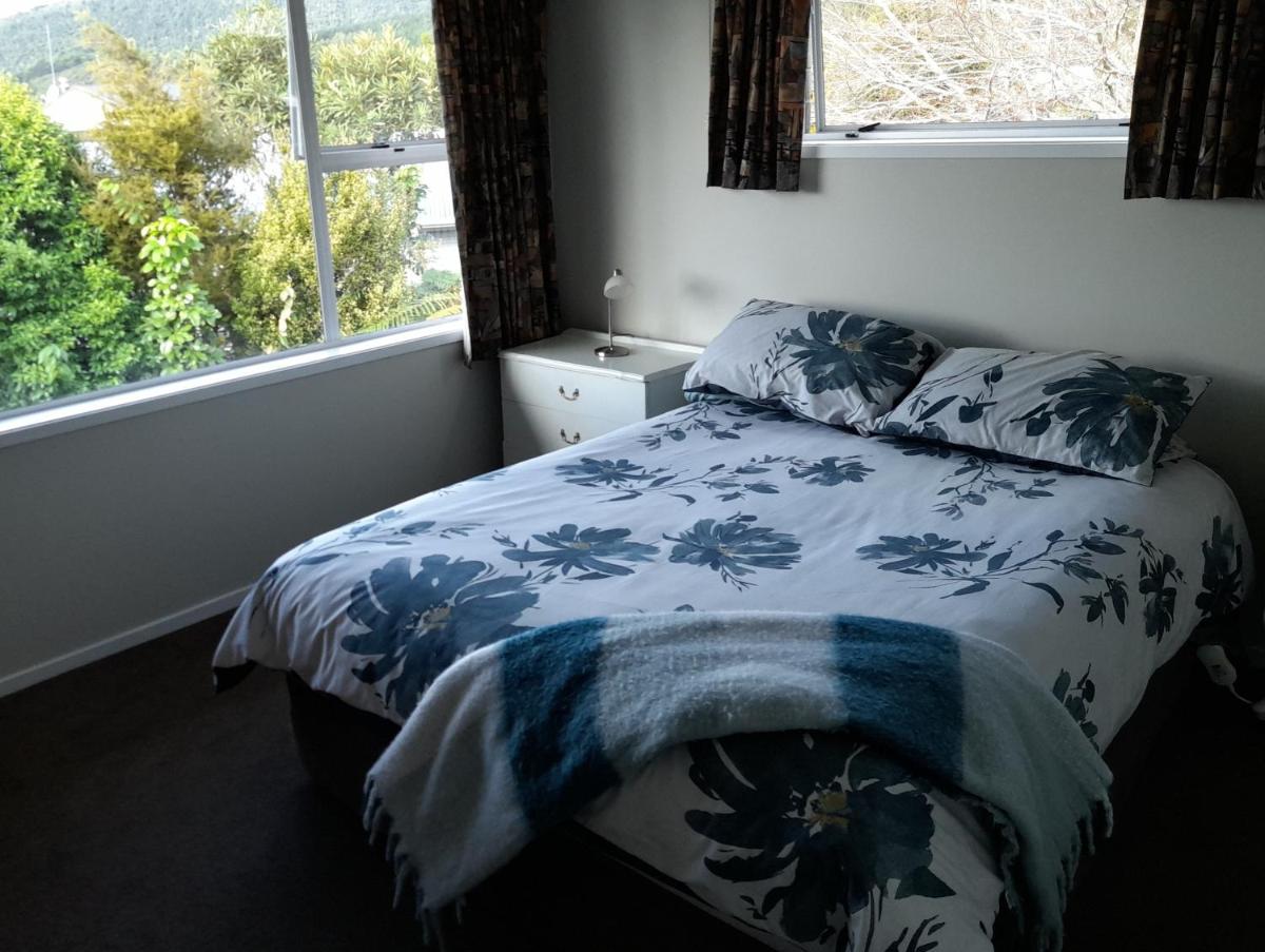 Lake Rotoiti Lakehouse Retreat - Housity