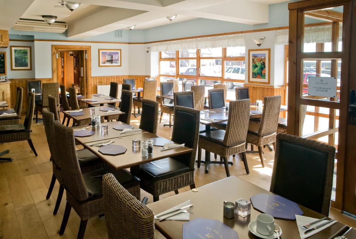 The Ship Inn - Housity
