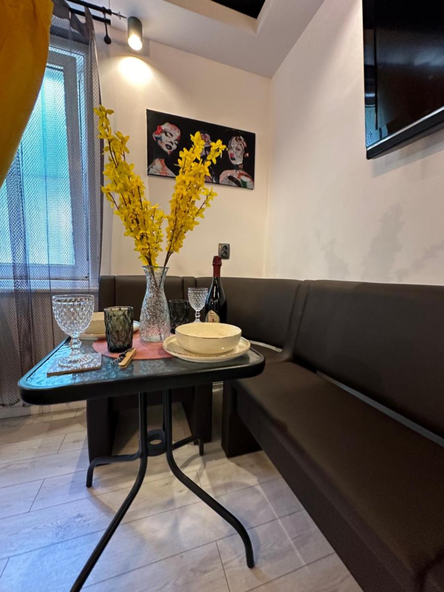 The Fame - Modern Studio in Top Location & Parking - Housity