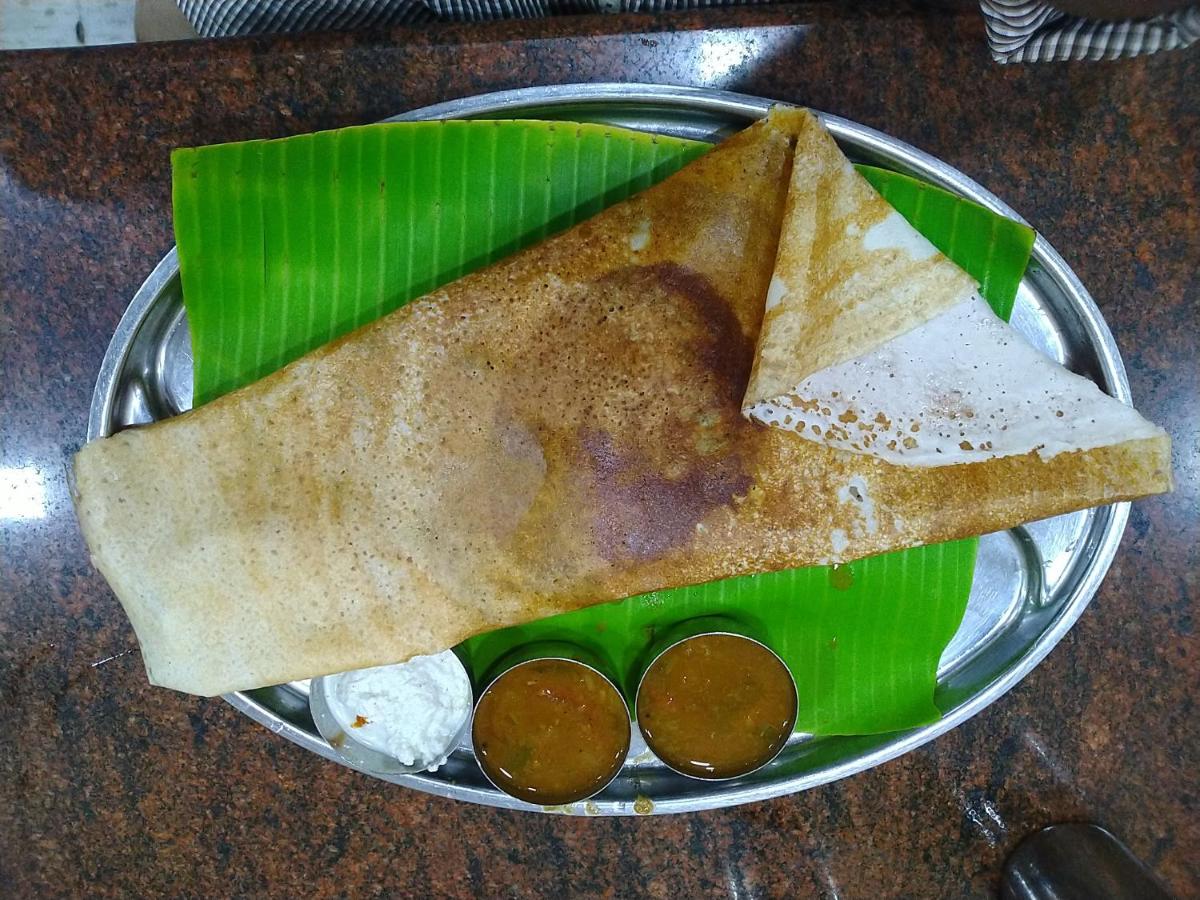 Hotel Starlit - Housity