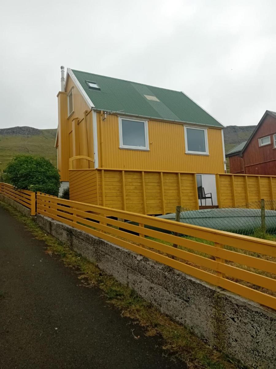 Det lille gule hus - Housity