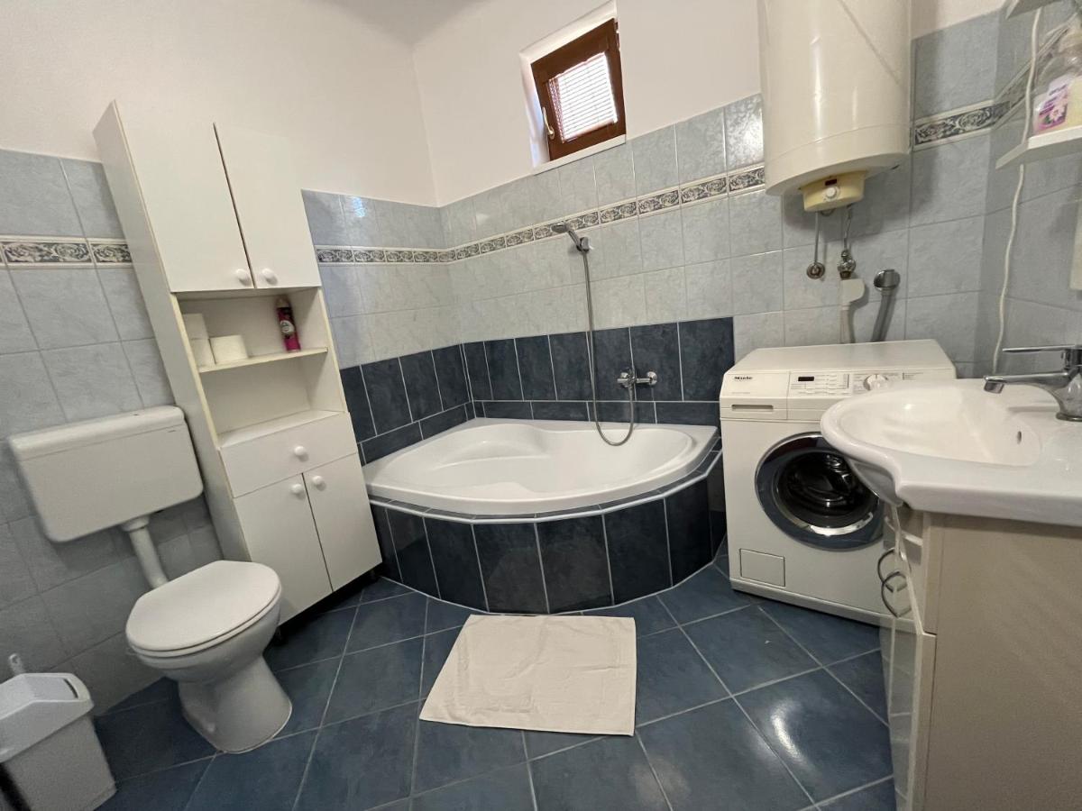 Vass Bor Vendégház - Housity