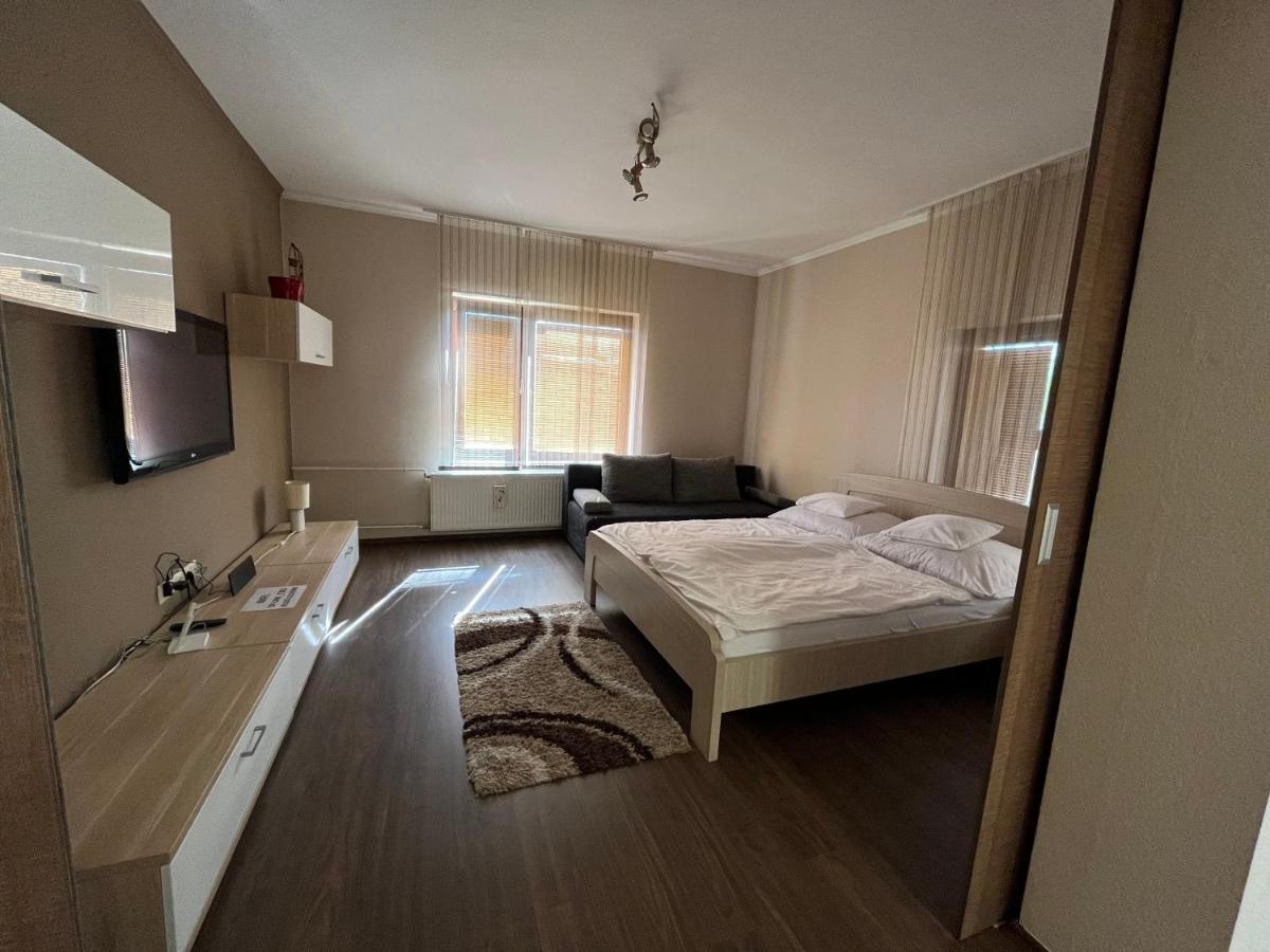 Vass Bor Vendégház - Housity