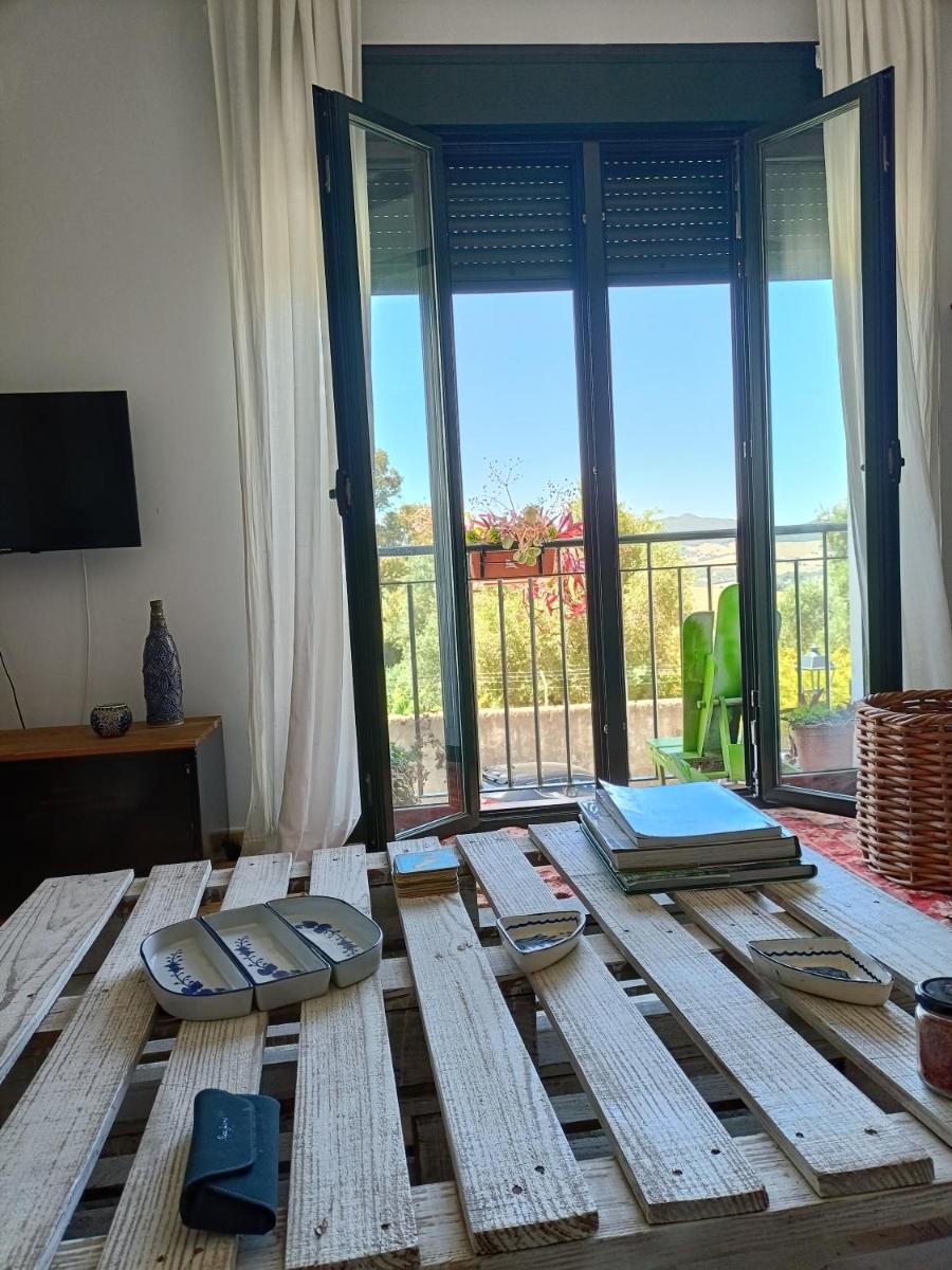 Beautiful Duplex with a Patio - Housity