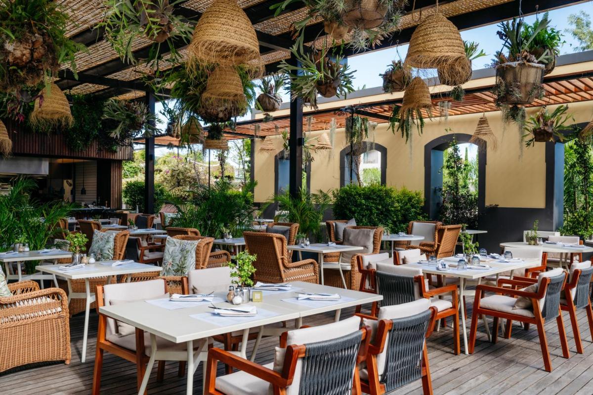 Um restaurante ou outro lugar para comer em Savoy Palace - The Leading Hotels of the World - Savoy Signature