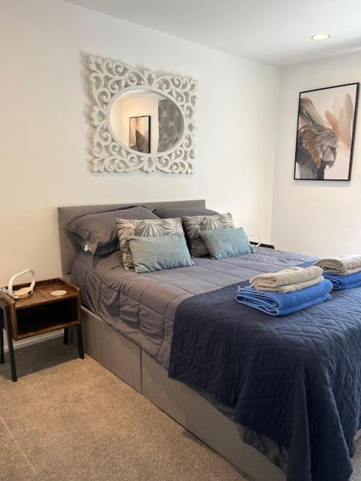 Artizana Suite - Luxury Village Location and Parking - Housity
