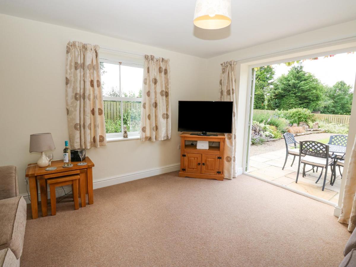 Summer Farm Cottage - Housity