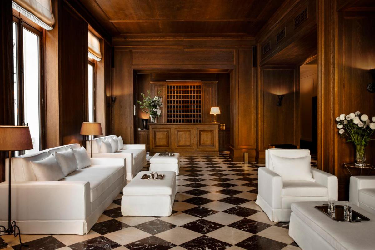 Coin salon dans l'établissement Hôtel Balzac Paris & Spa Ikoï