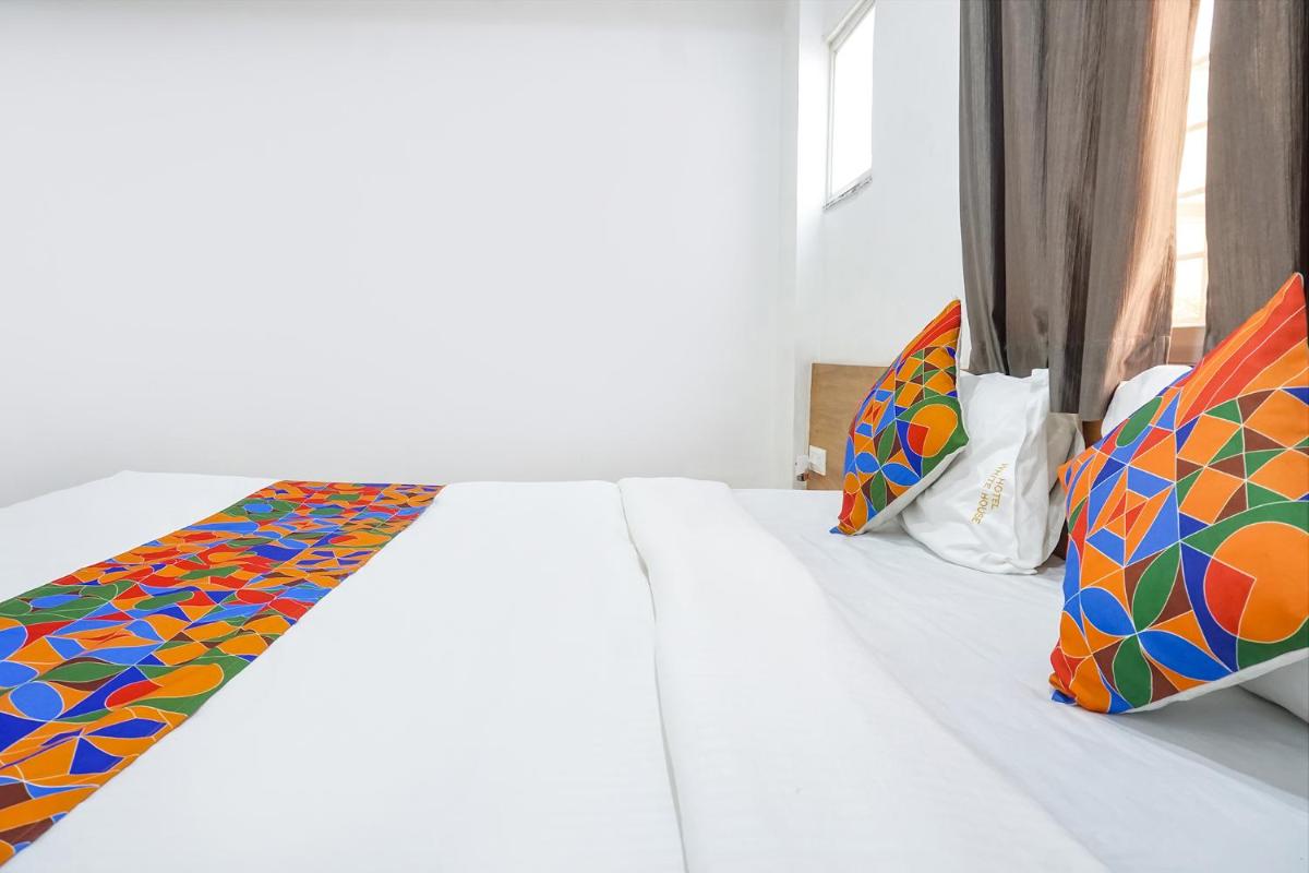 FabHotel White House Inn - Housity
