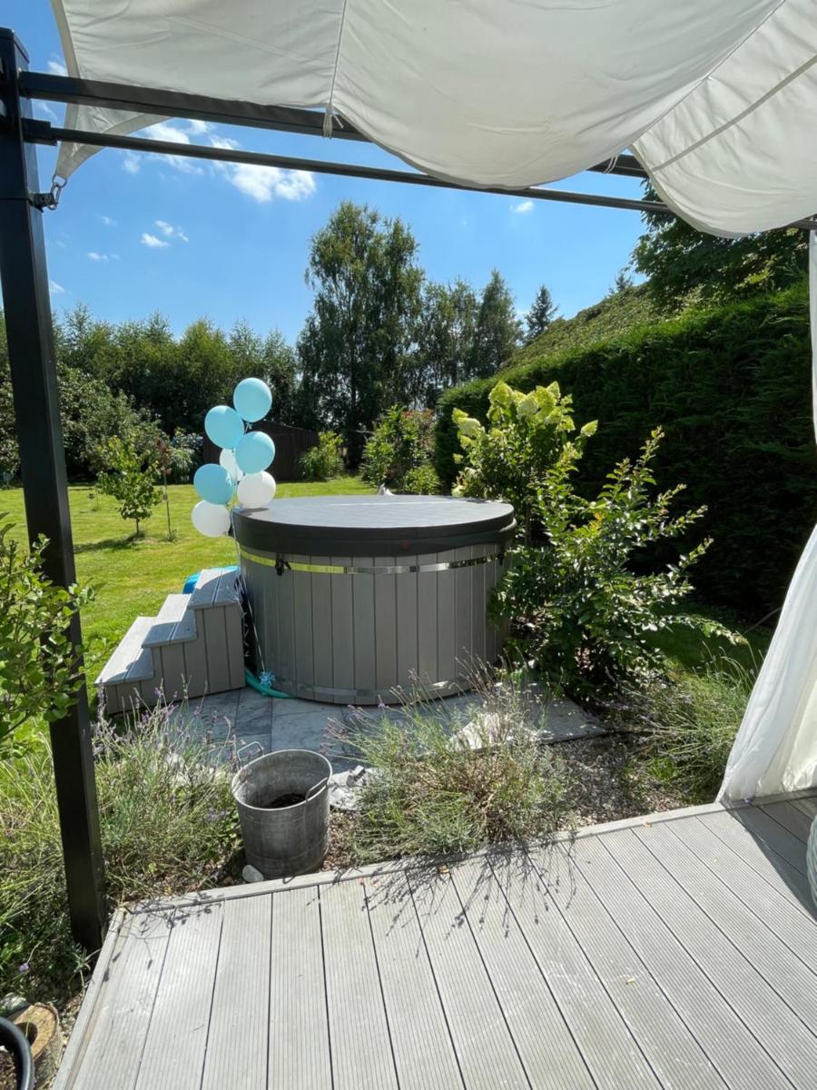 Niebieski Domek - Housity