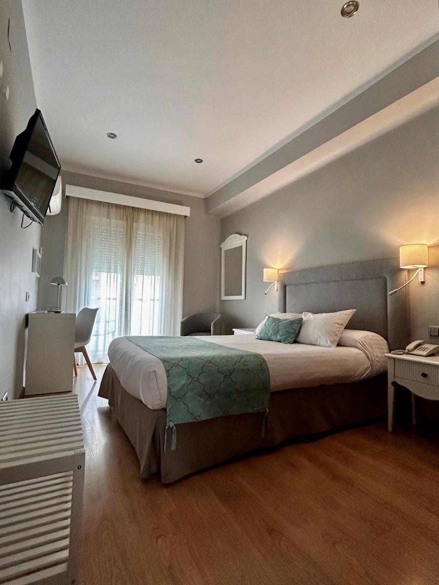 Hotel Costasol - Housity