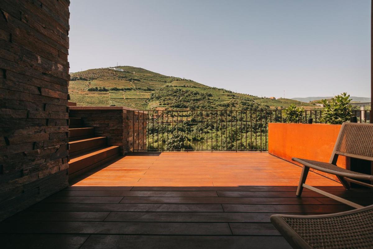 Uma vista geral da montanha ou uma vista da montanha a partir do hotel