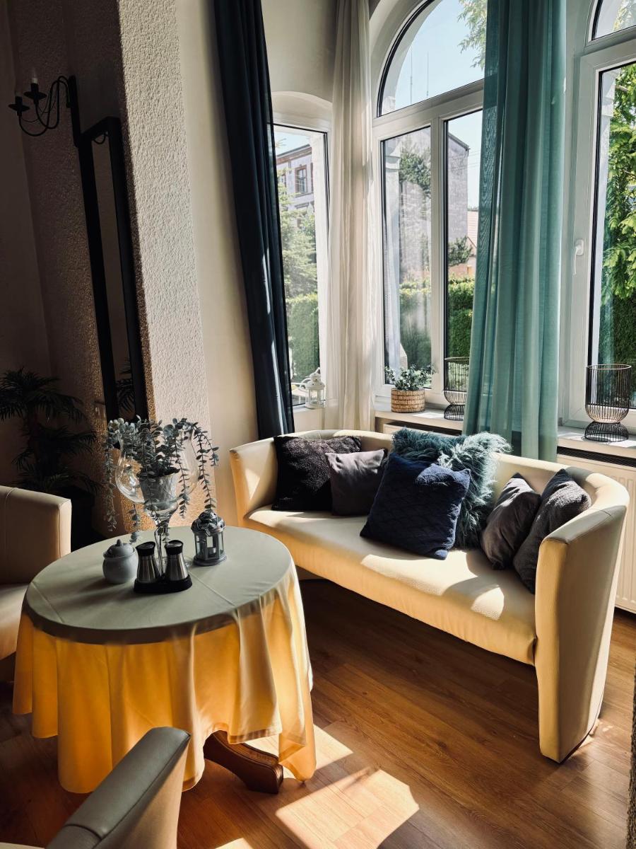Pensjonat Pod Wozem - Housity