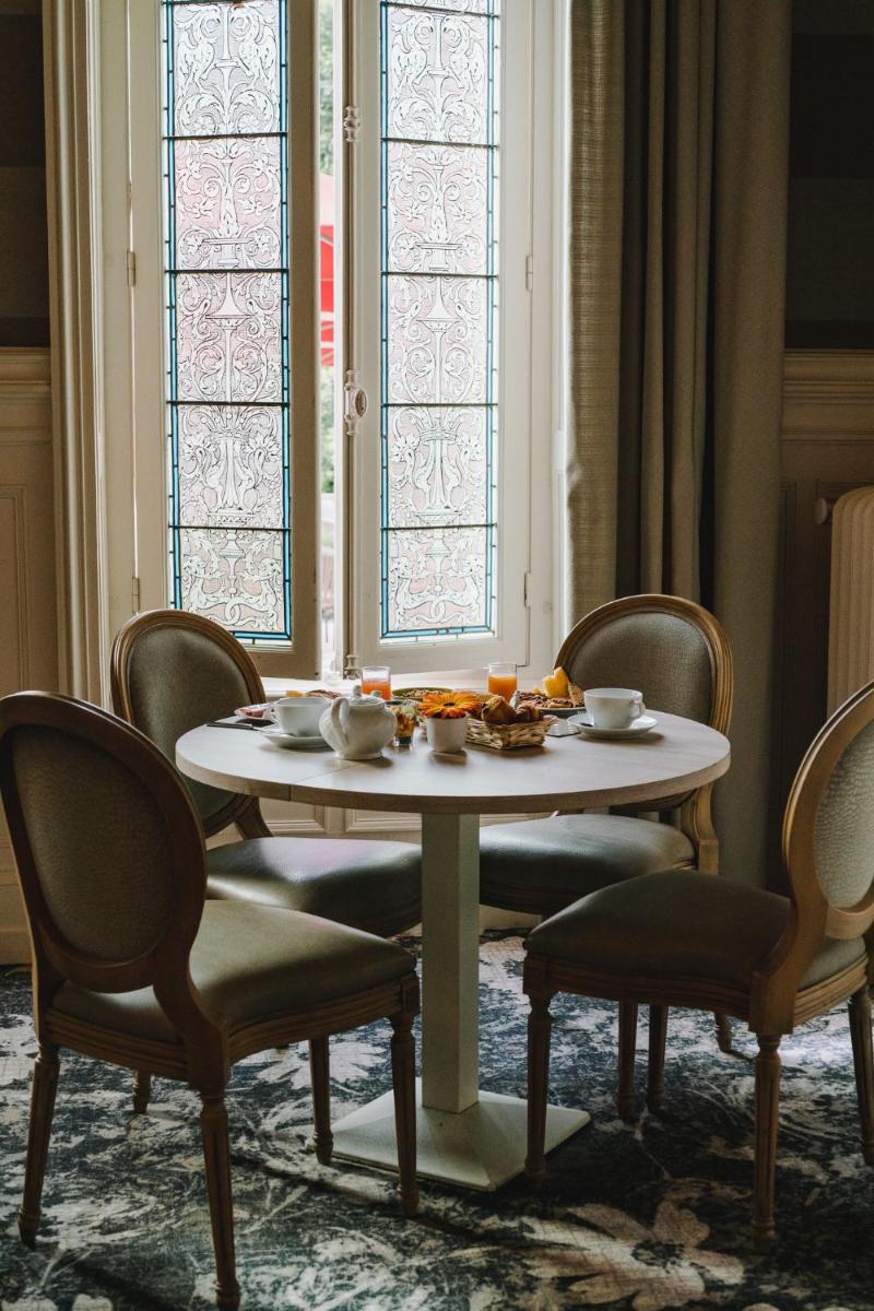 Coin salon dans l'établissement Chateau du Clos de la Ribaudiere - Teritoria