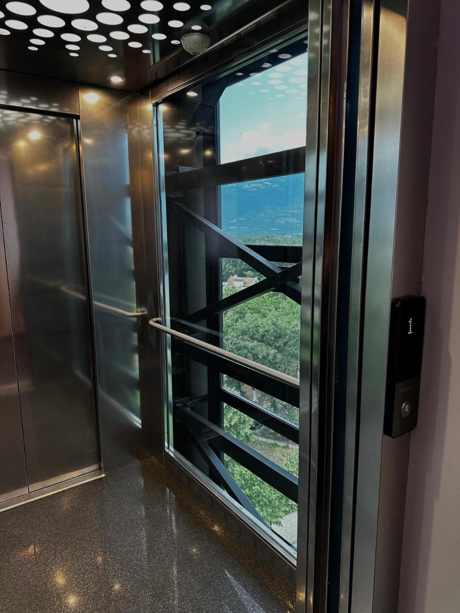 Sky View Hotel & Restaurant - Hizvo