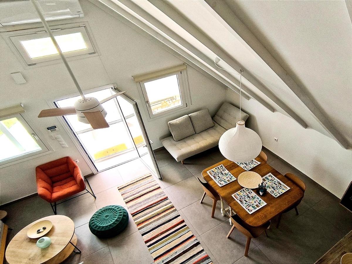 Seaside Glow - Housity