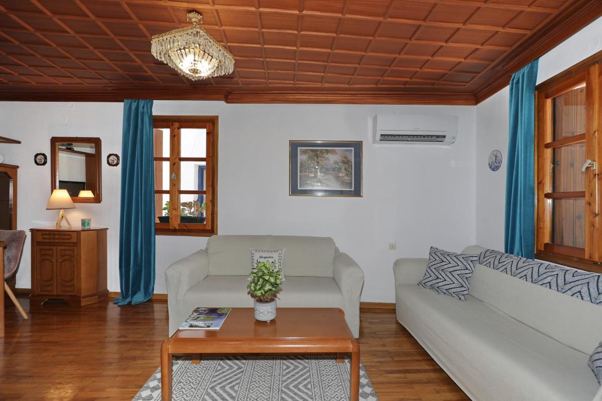 Magdalini's House in Skopelos Town - Housity