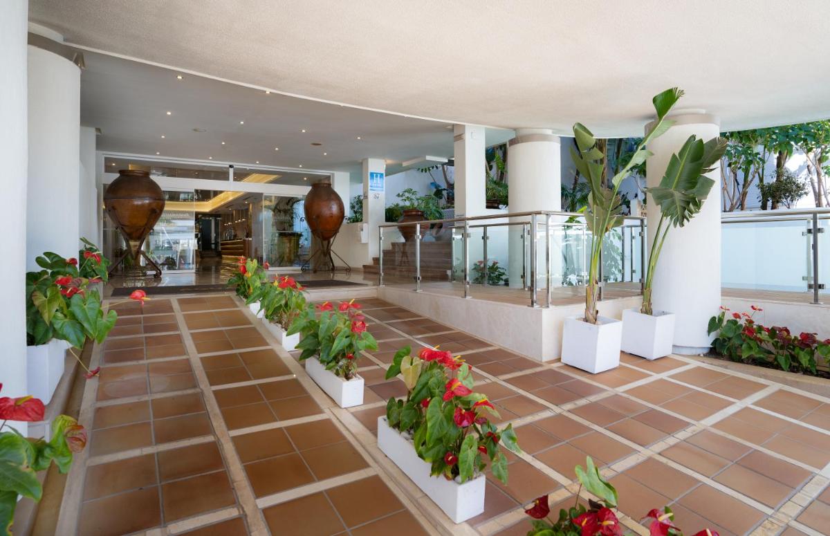Jardín al aire libre en MS Aguamarina Costa del Sol