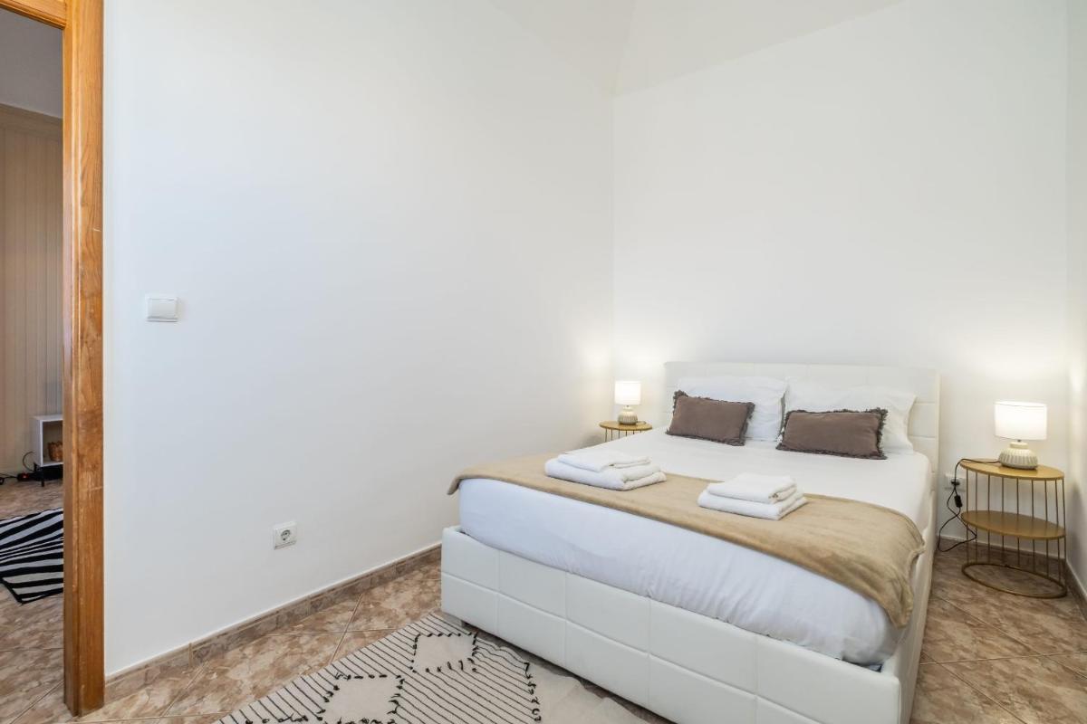 Sunset House - Housity