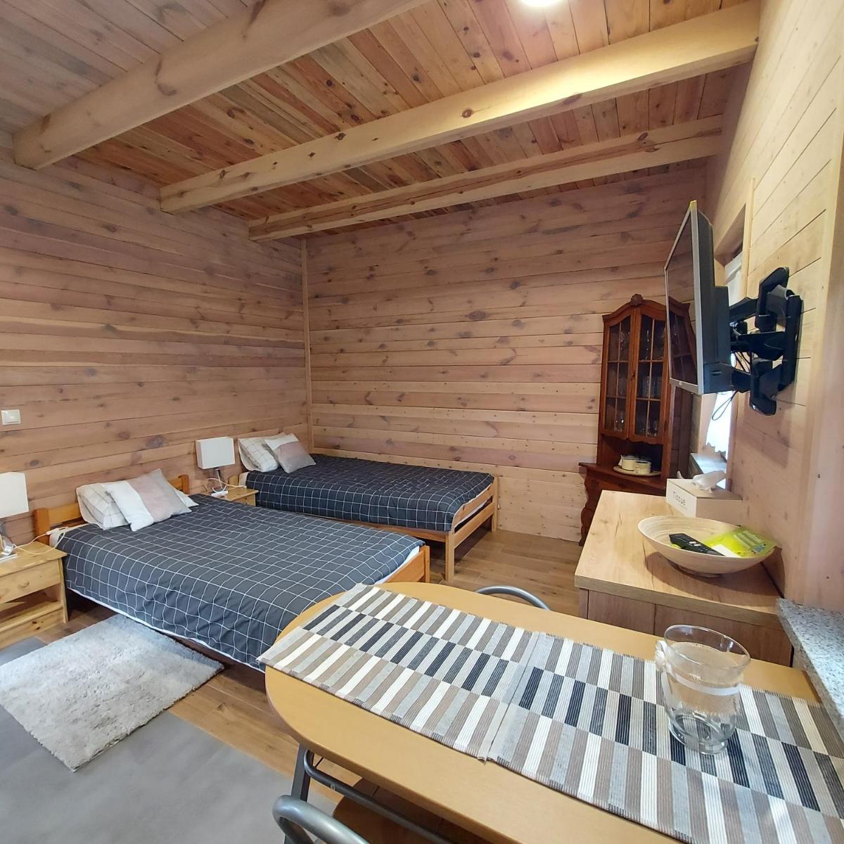 Niemirowska Osada - Housity