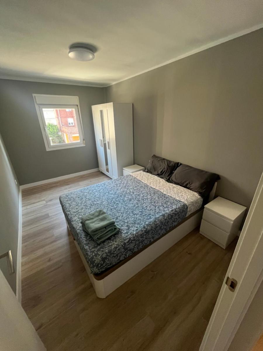 piso a un paso centro con zona aparcamiento gratuita - Housity