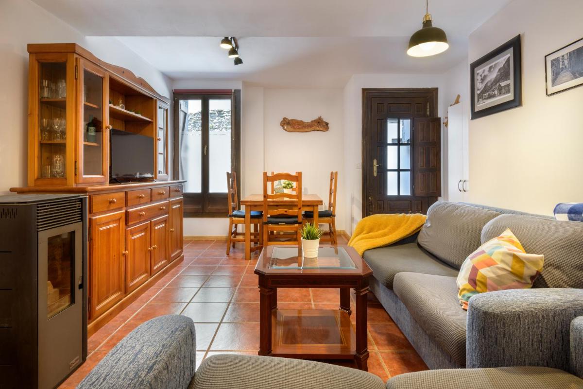 Amplio apartamento de montaña con terraza y WiFi - Housity