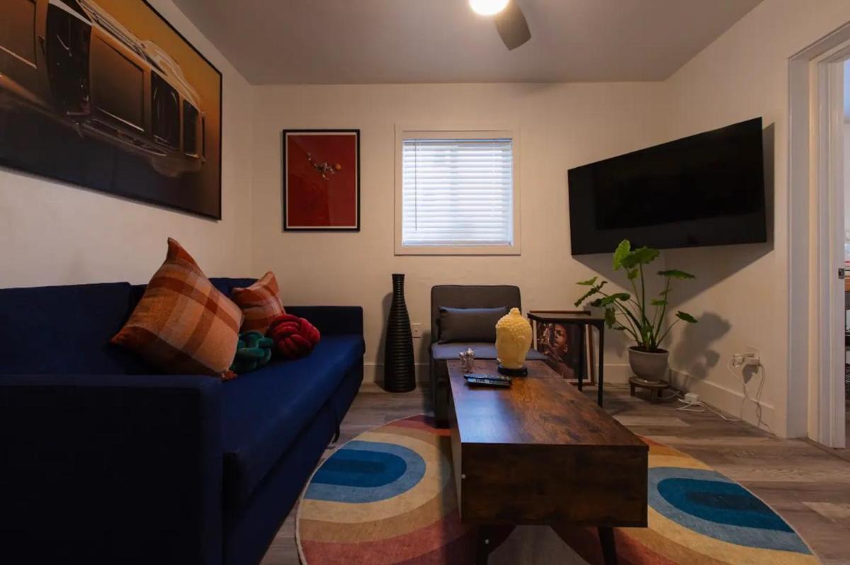 The Myrlande Dinvil Guest Suite - Housity