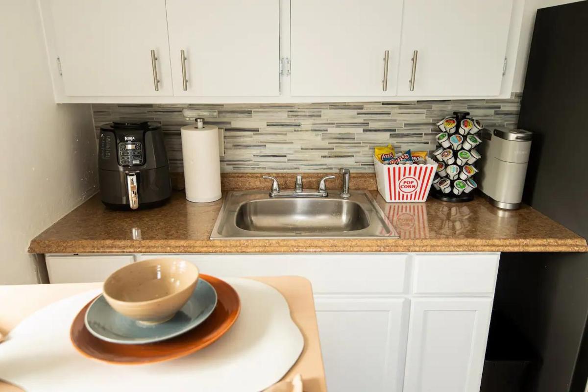 The Myrlande Dinvil Guest Suite - Housity